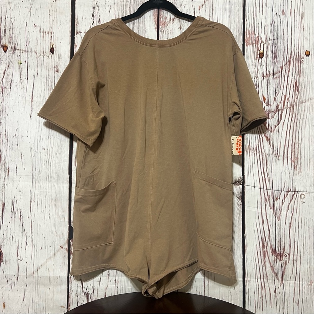 Free People FP Movement Hot Shot Tee Romper in Small Mocha.  T-Shirt Romper NWT - Picture 11 of 16